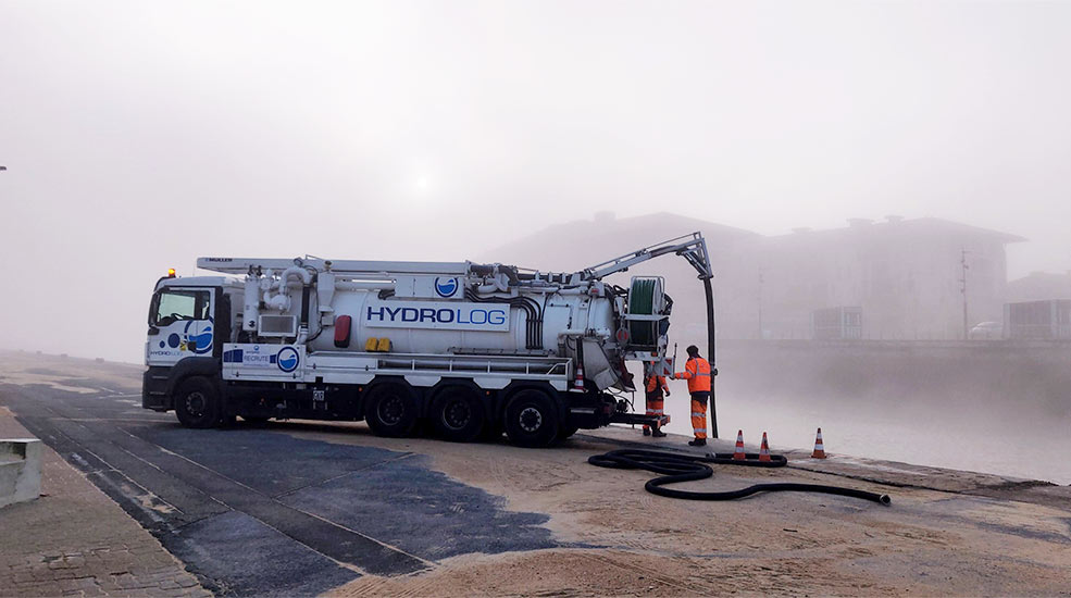 pompage-hydrocurage-camion-hydrolog camion Hydrolog pour pompage de canalisation